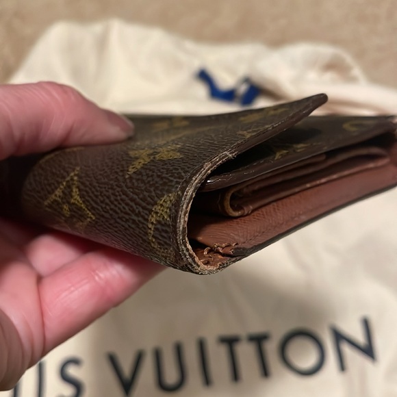 Louis Vuitton wallet - Picture 14 of 16